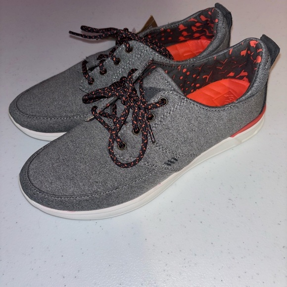 Reef Women’s Gray Sneakers with Vibrant Orange Accents - Picture 4 of 7